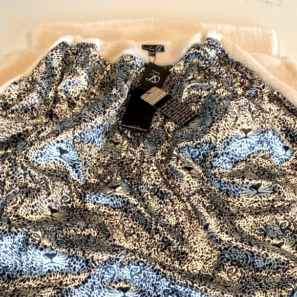 Smashed Lemon cozy Fleece Over Coat with Satin Cheetah Print interior - Picture 14 of 15